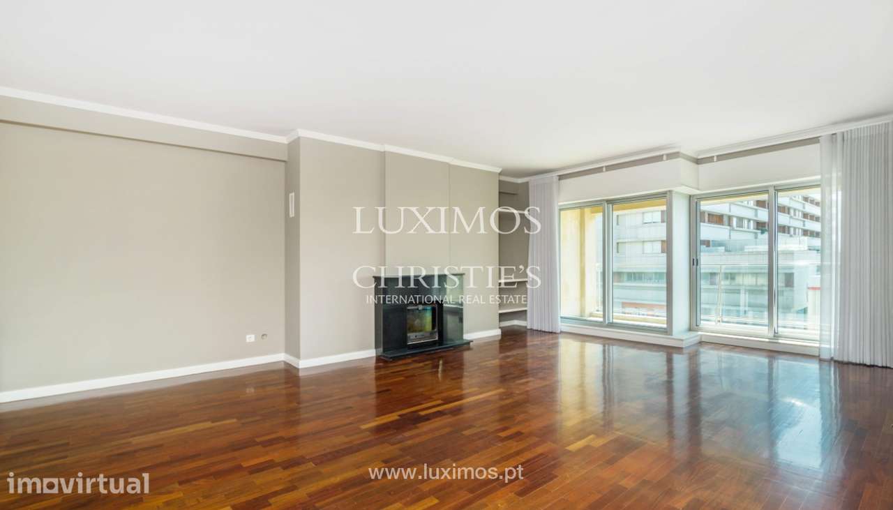 Apartamento em 1.ª linha de mar, para arrendamento, em Matosinhos Sul - Grande imagem: 3/14