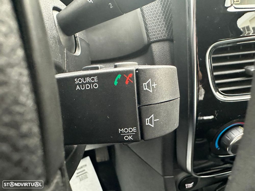 Renault Clio 0.9 TCe Limited Bi-Fuel - 22