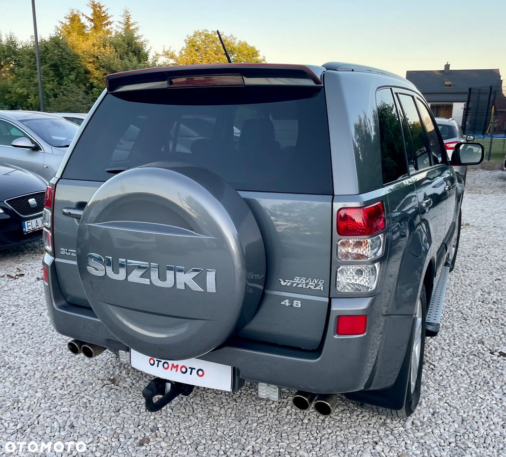 Suzuki Grand Vitara 2.0 Club Family - 25