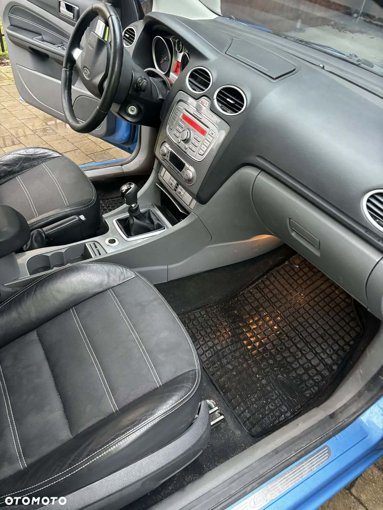 Ford Focus 1.8 FF Platinium X - 26