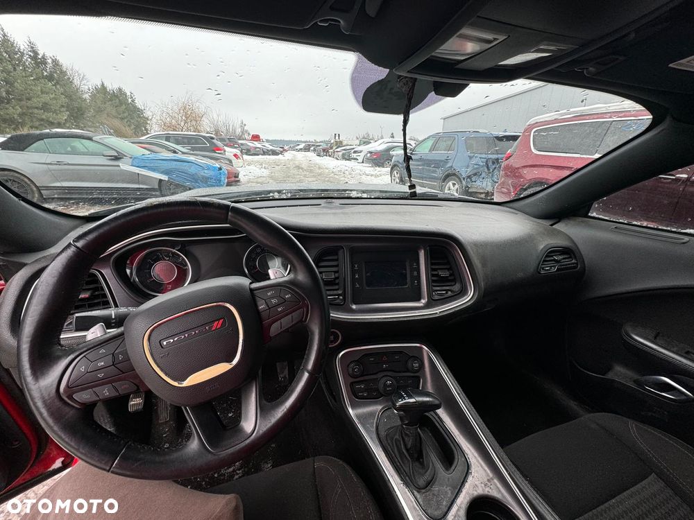 Dodge Challenger - 11