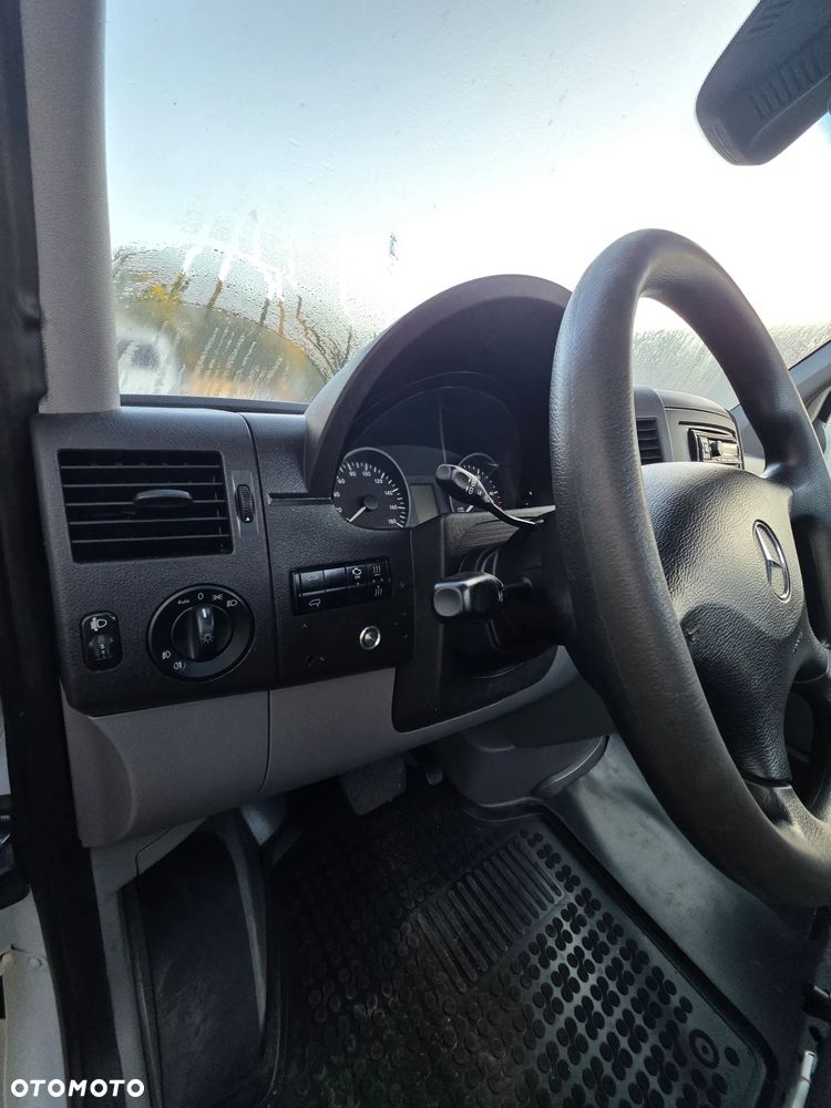 Mercedes-Benz Sprinter - 19