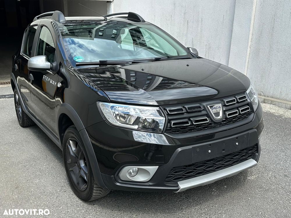Dacia Sandero Stepway TCe 90 (S&S) Celebration - 1