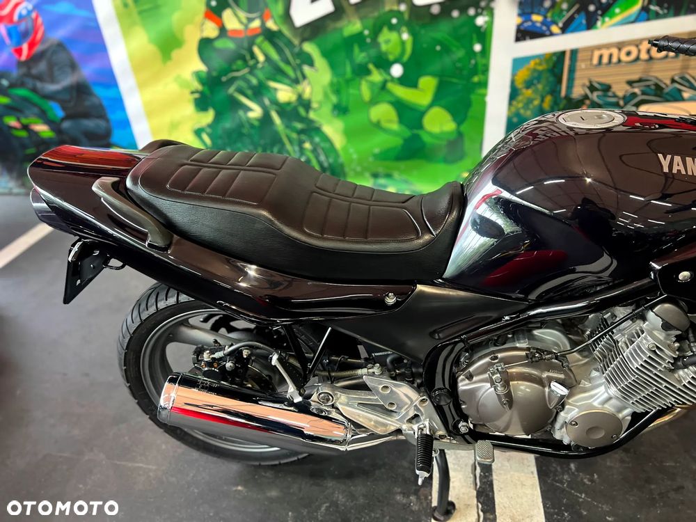 Yamaha XJ - 25