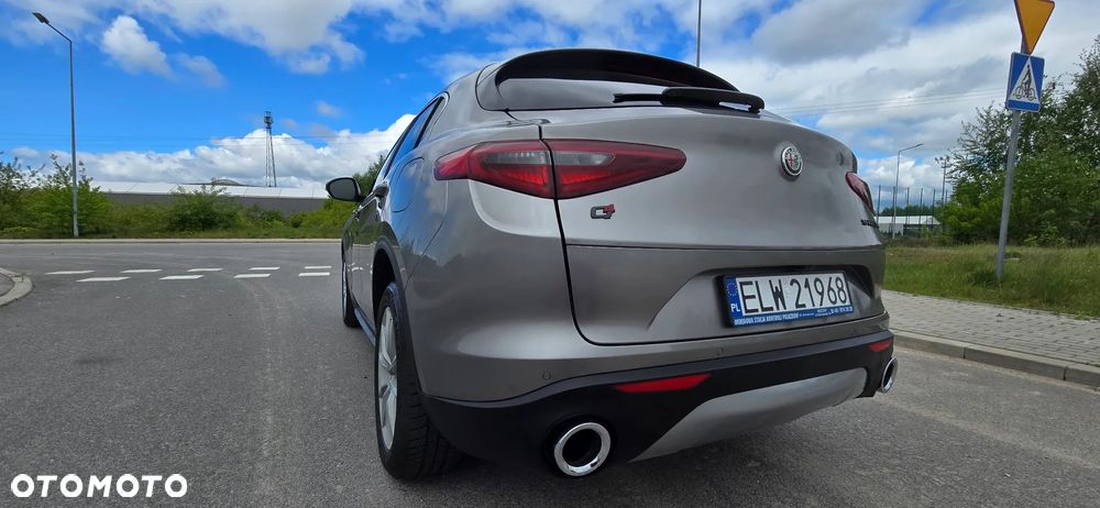 Alfa Romeo Stelvio 2.0 Turbo 16V AT8-Q4 Veloce Ti - 15