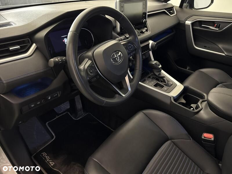 Toyota RAV4 - 10