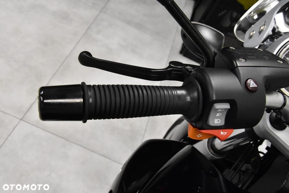 BMW R - 18