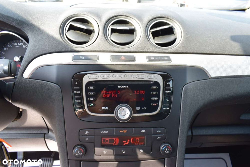 Ford S-Max - 34