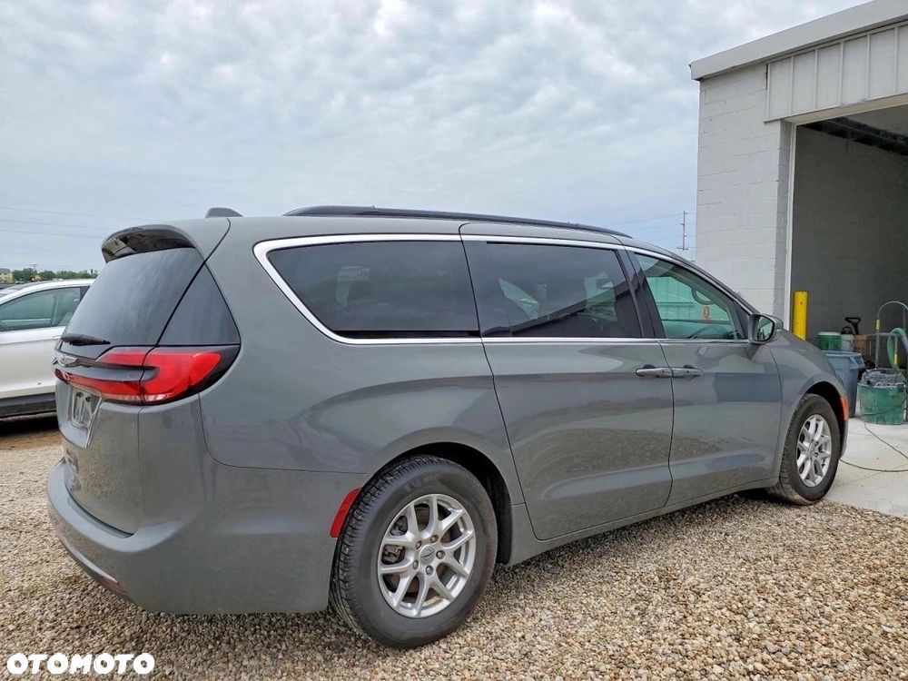 Chrysler Pacifica - 5