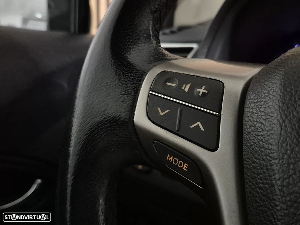 Toyota Avensis SW 2.0 D-4D Exclusive +GPS - 23