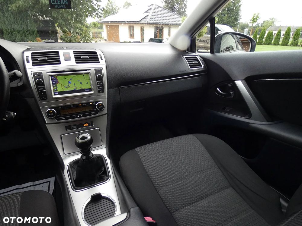 Toyota Avensis 1.8 Premium - 9
