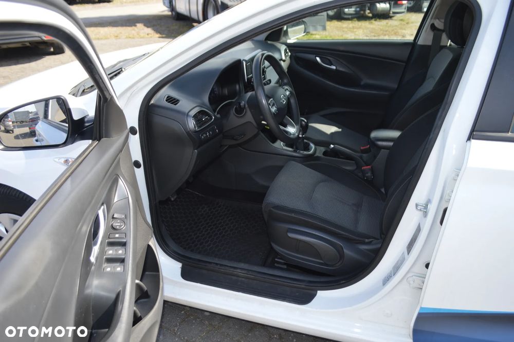 Hyundai i30 1.6 D Comfort - 10