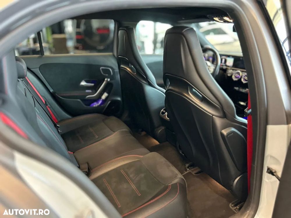 Mercedes-Benz A AMG 35 4MATIC+ Aut. - 13