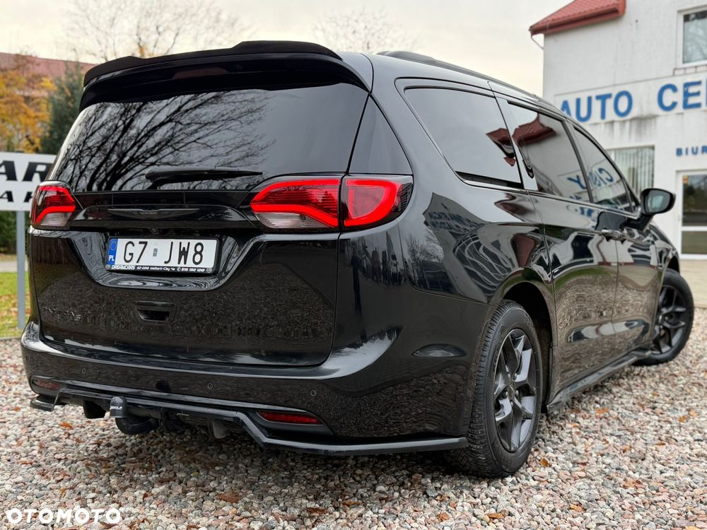 Chrysler Pacifica - 11