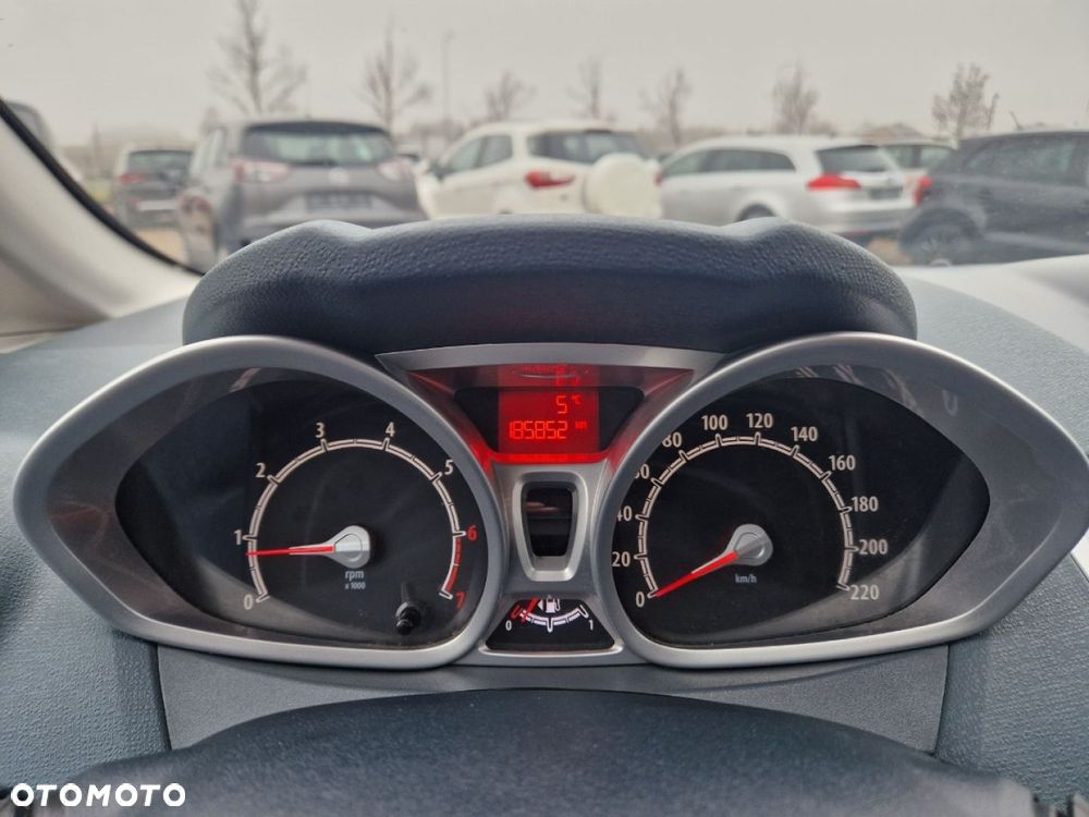 Ford Fiesta 1.4 Titanium - 12