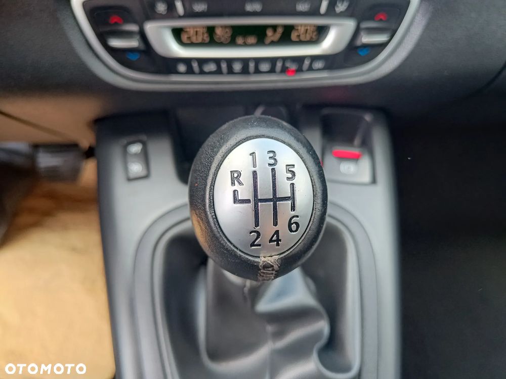 Renault Scenic 1.6 16V 110 TomTom Edition - 29