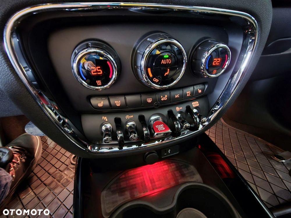 MINI Clubman Cooper SD ALL4 - 18