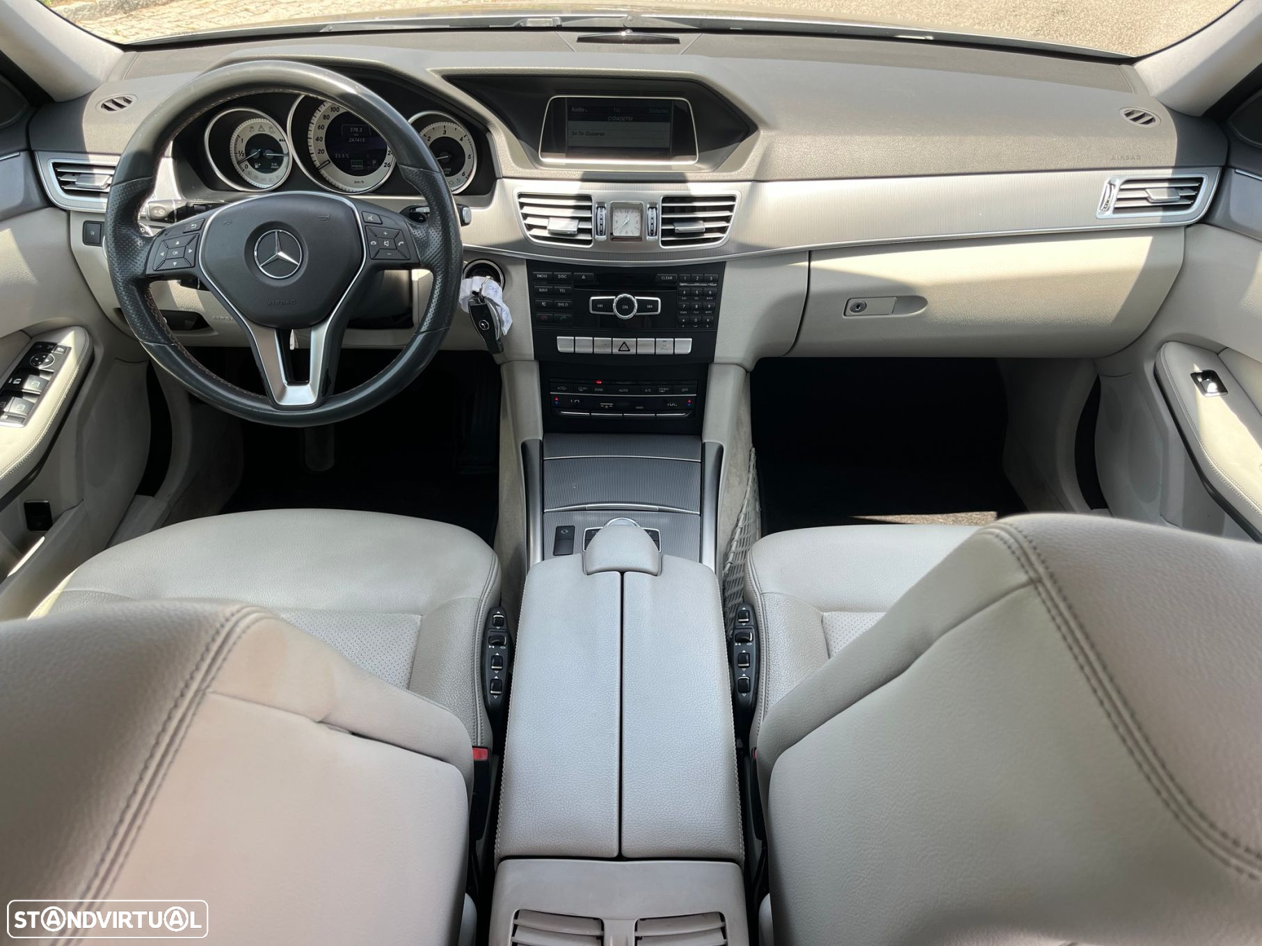Mercedes-Benz E 300 Bluetec Hybrid Avantgarde - 29