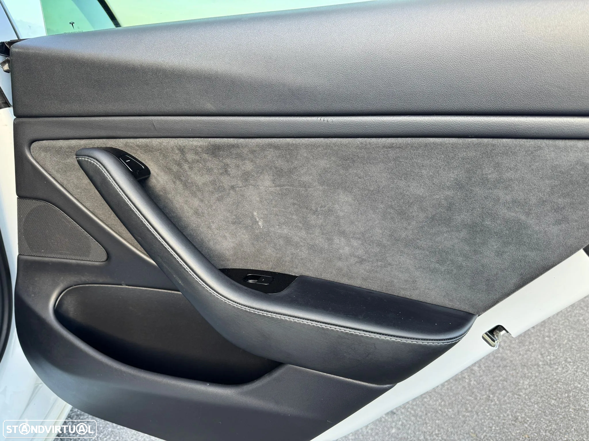 Tesla Model 3 Long-Range Dual Motor AWD - 30
