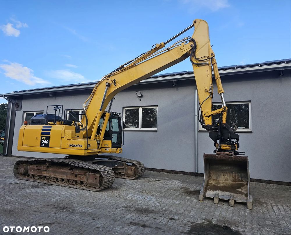 Komatsu PC240LC-11 5284h - 1