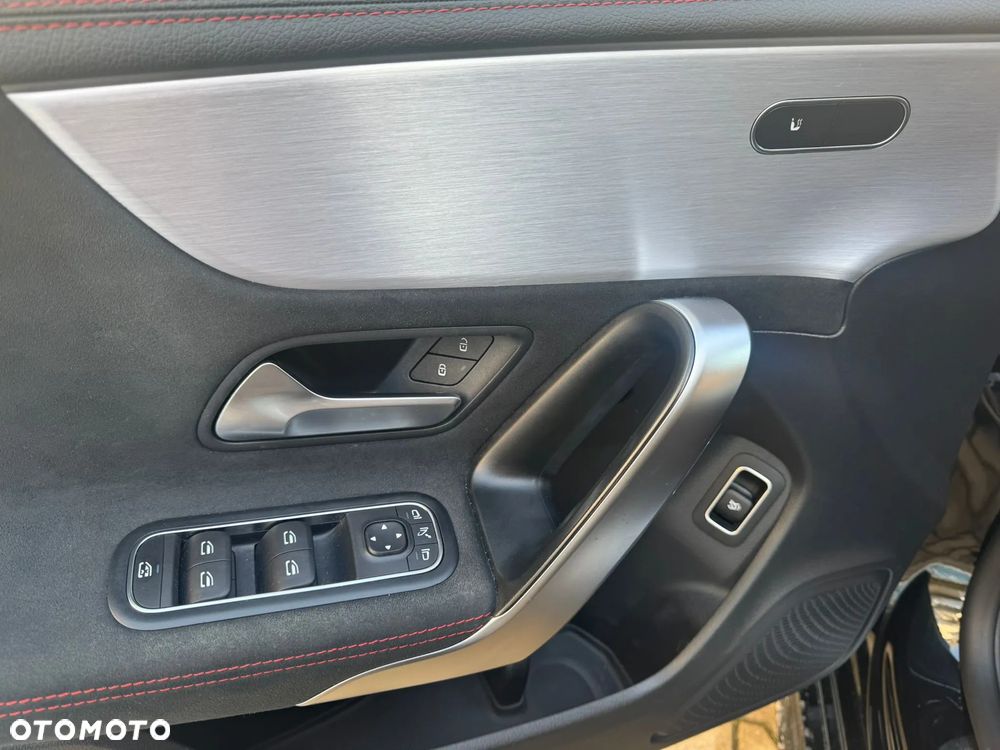 Mercedes-Benz CLA 200 AMG Line 7G-DCT - 25