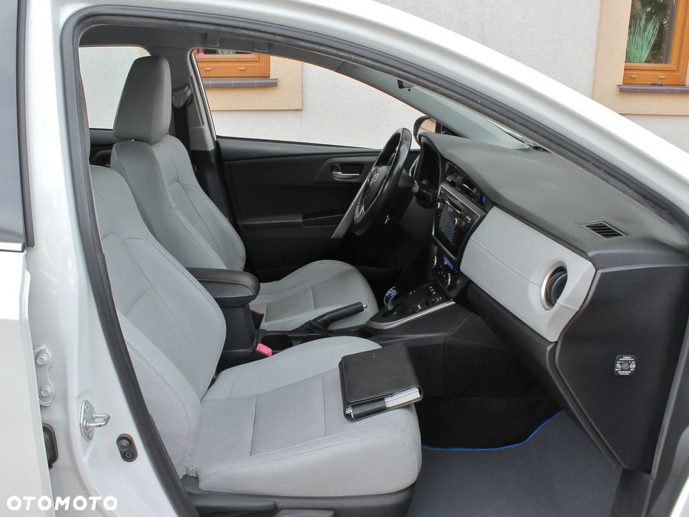 Toyota Auris 1.8 Executive - 19