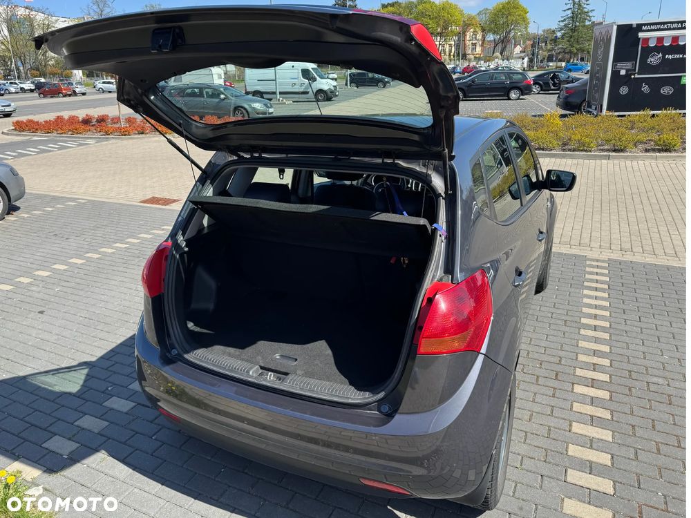 Kia Venga - 29