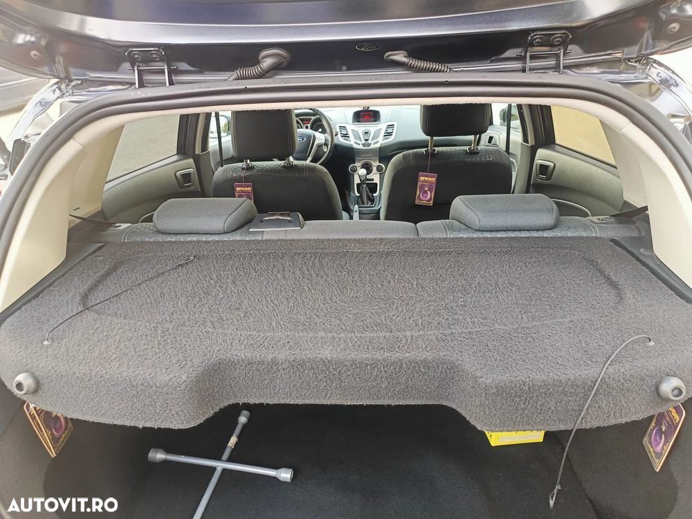 Ford Fiesta 1.4 TDCI Titanium - 10