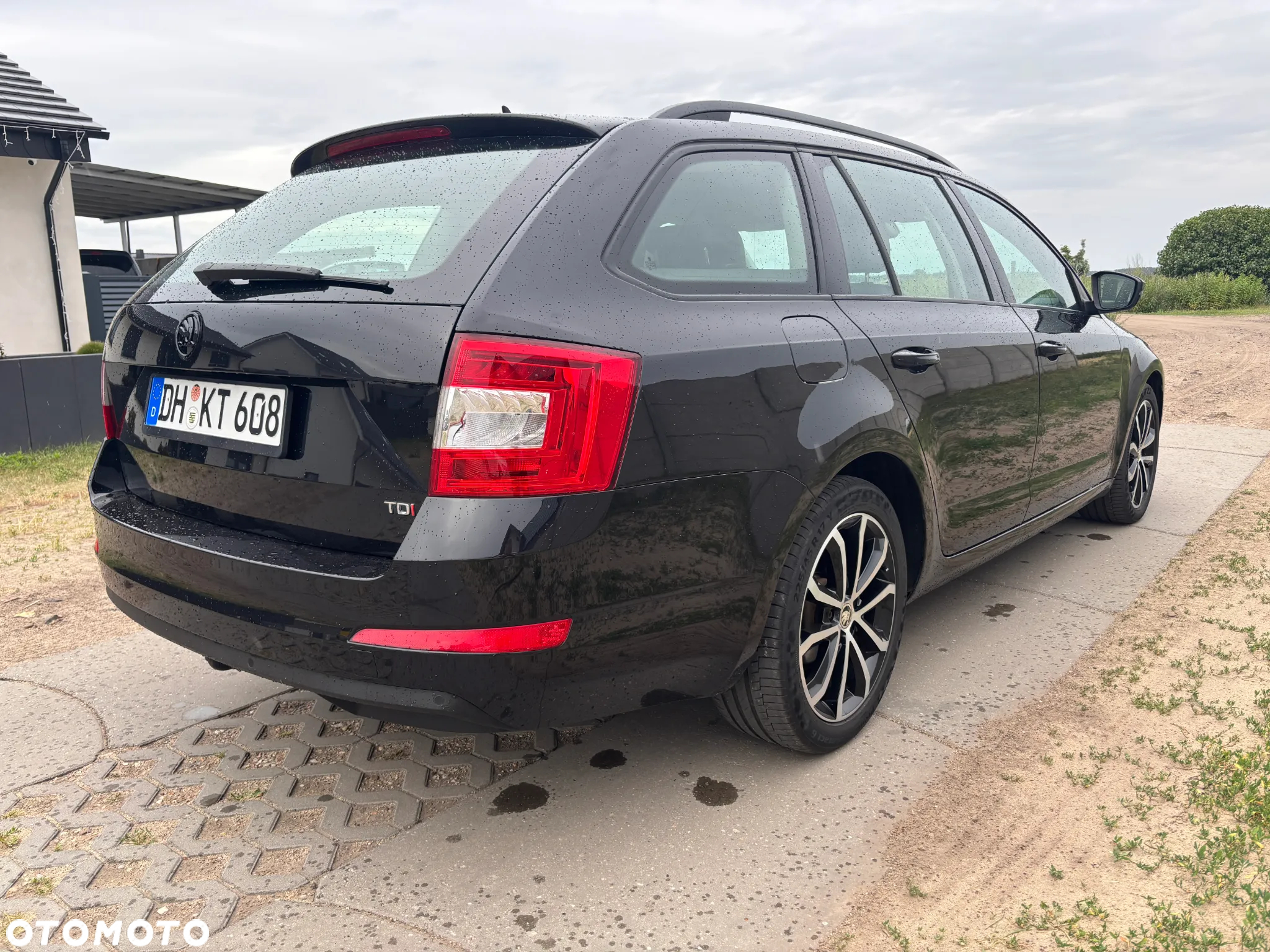 Skoda Octavia Combi 2.0 TDI DSG L&K - 6