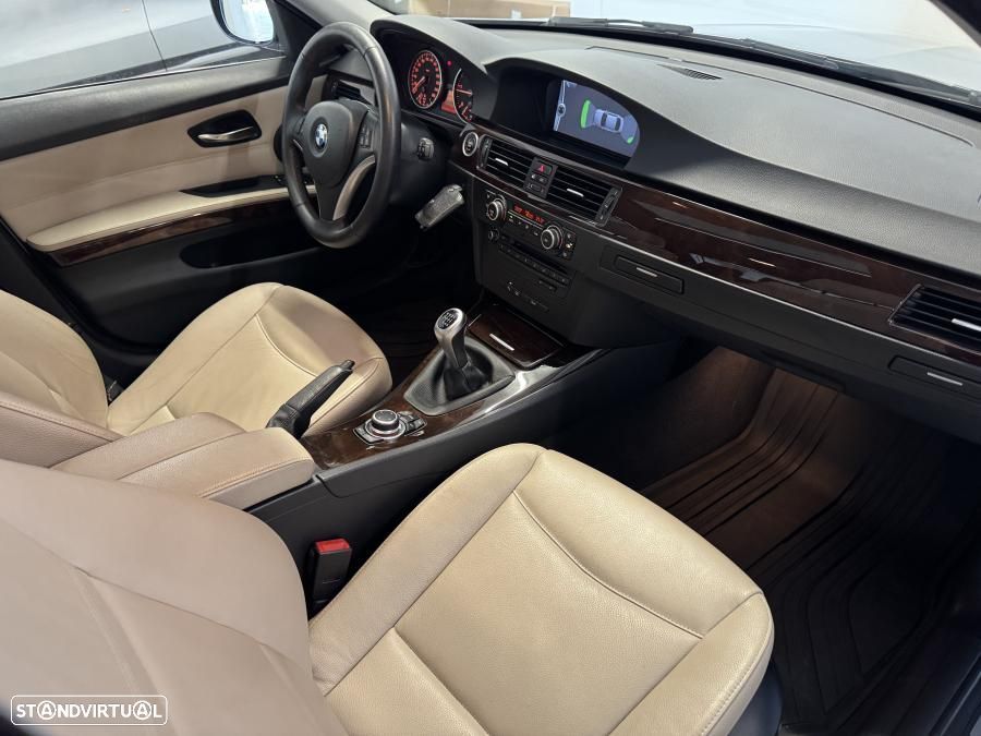 BMW 320 d Navigation - 30