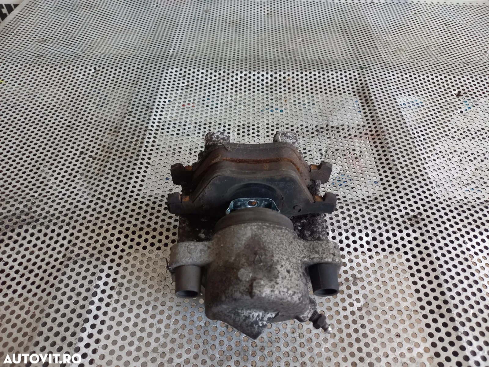 Etrier Fata Bmw E90 E91 E92 E93 E87 E81 E82 Dreapta - Dezmembrez Bmw - Dezmembrari Arad - 6