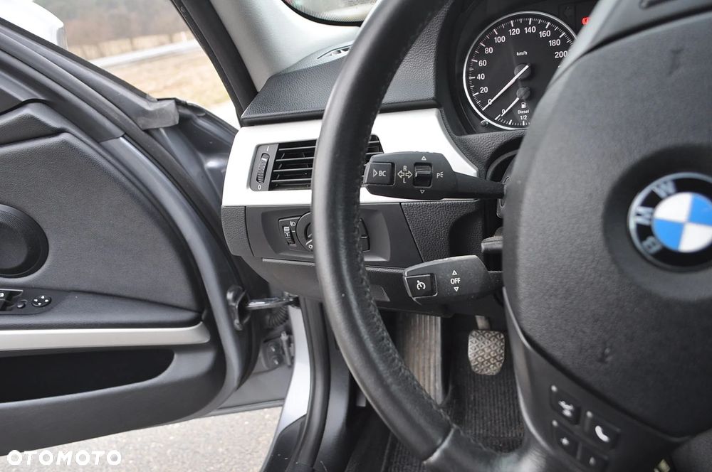 BMW Seria 3 316d Modern Line - 30