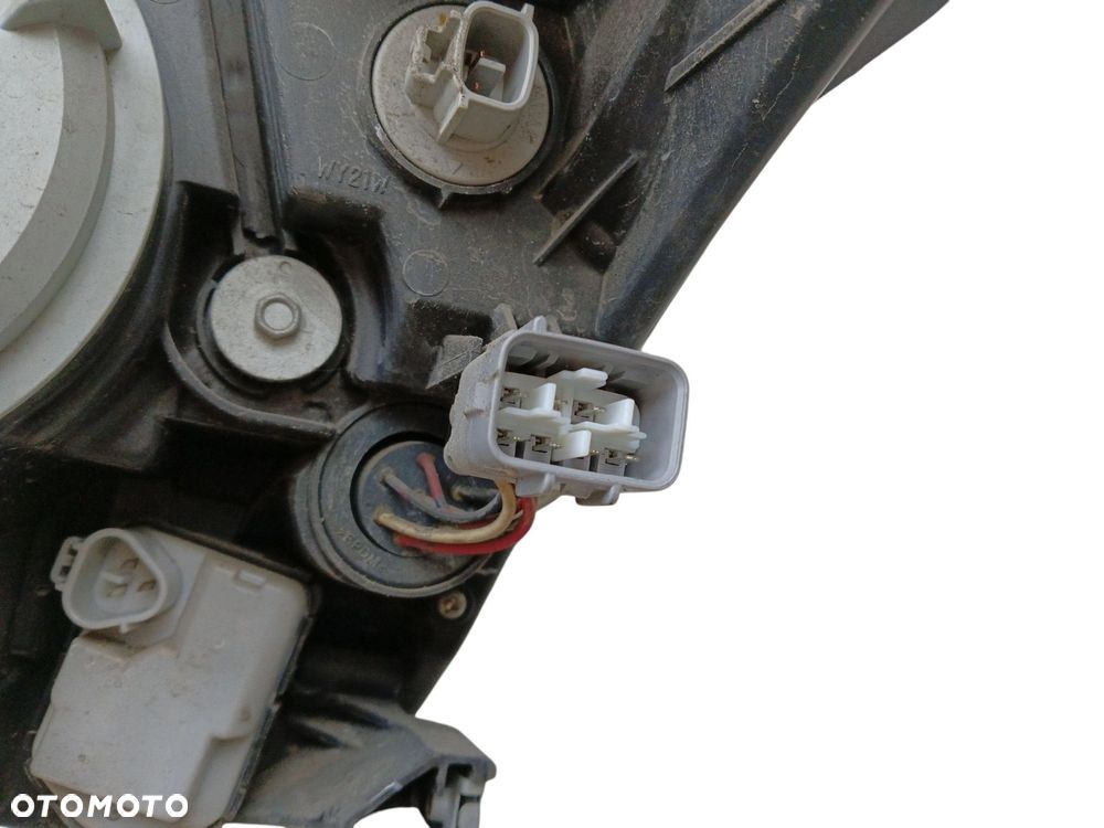 LAMPA PRAWY PRZÓD TOYOTA AVENSIS T27 LIFT (2012-2015) 1.8 VALVEMATIC 147KM 10000-17685 - 6
