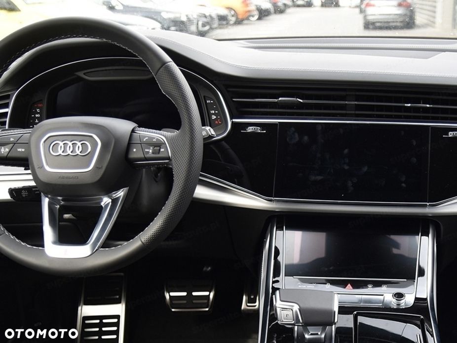 Audi Q8 - 12