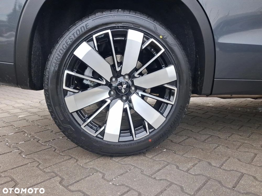 Mitsubishi Outlander Intense - 17