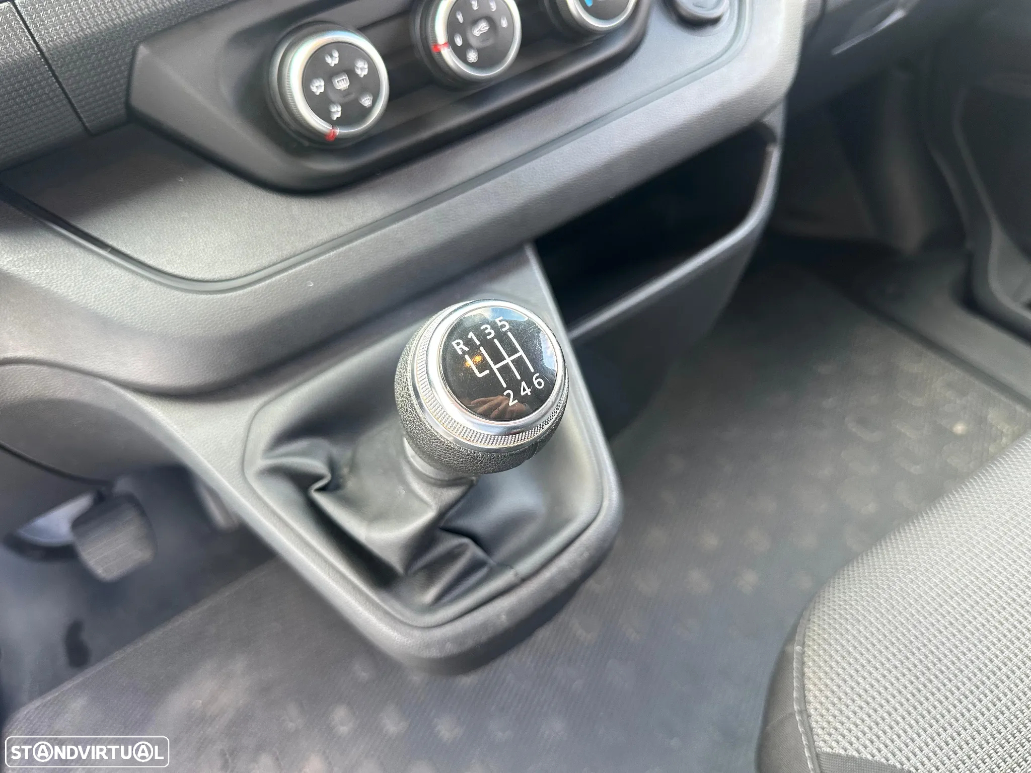 Renault Trafic L1H1 2.0Dci 120cv - IVA Dedutível - 24