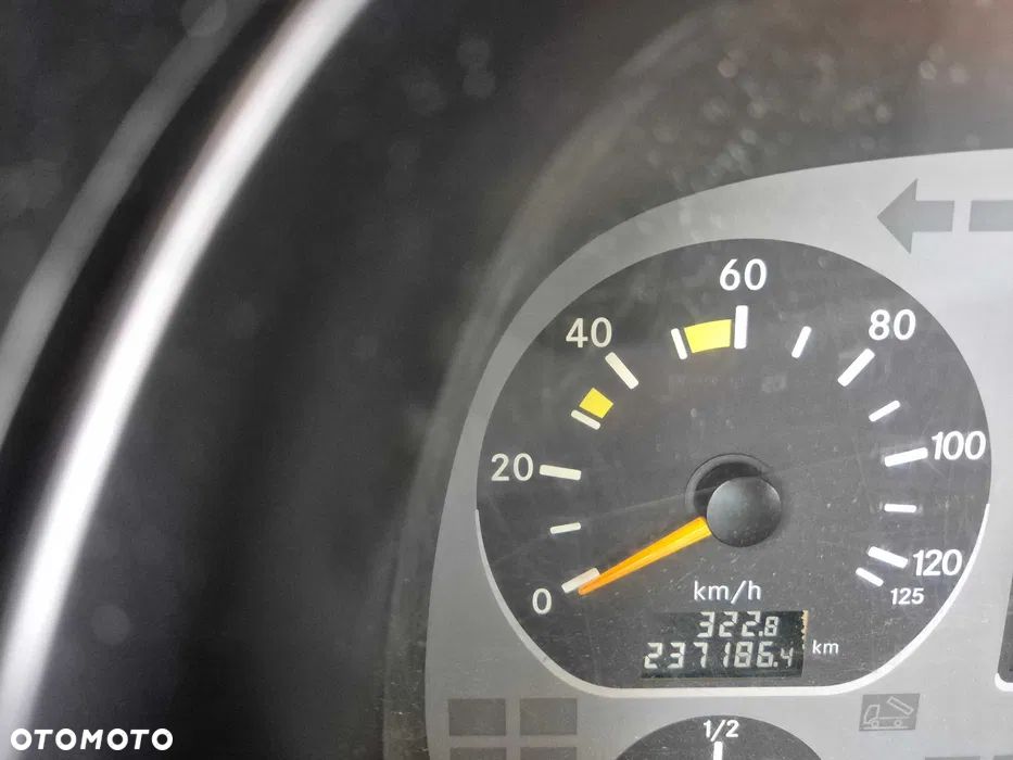 Mercedes-Benz ACTROS - 7