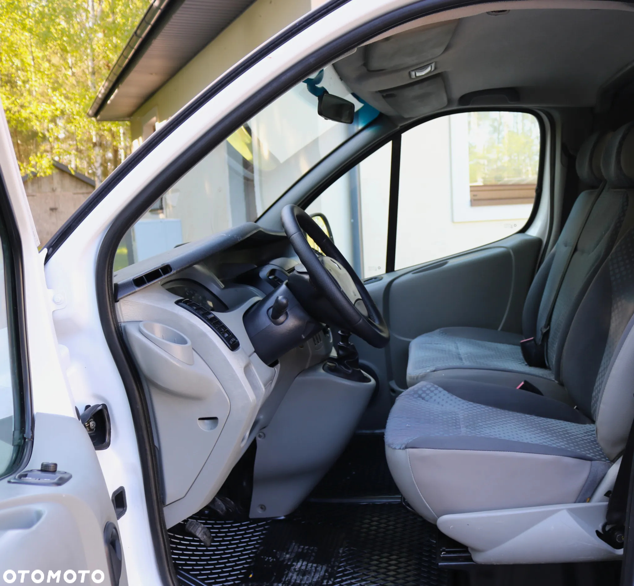 Renault Trafic - 12