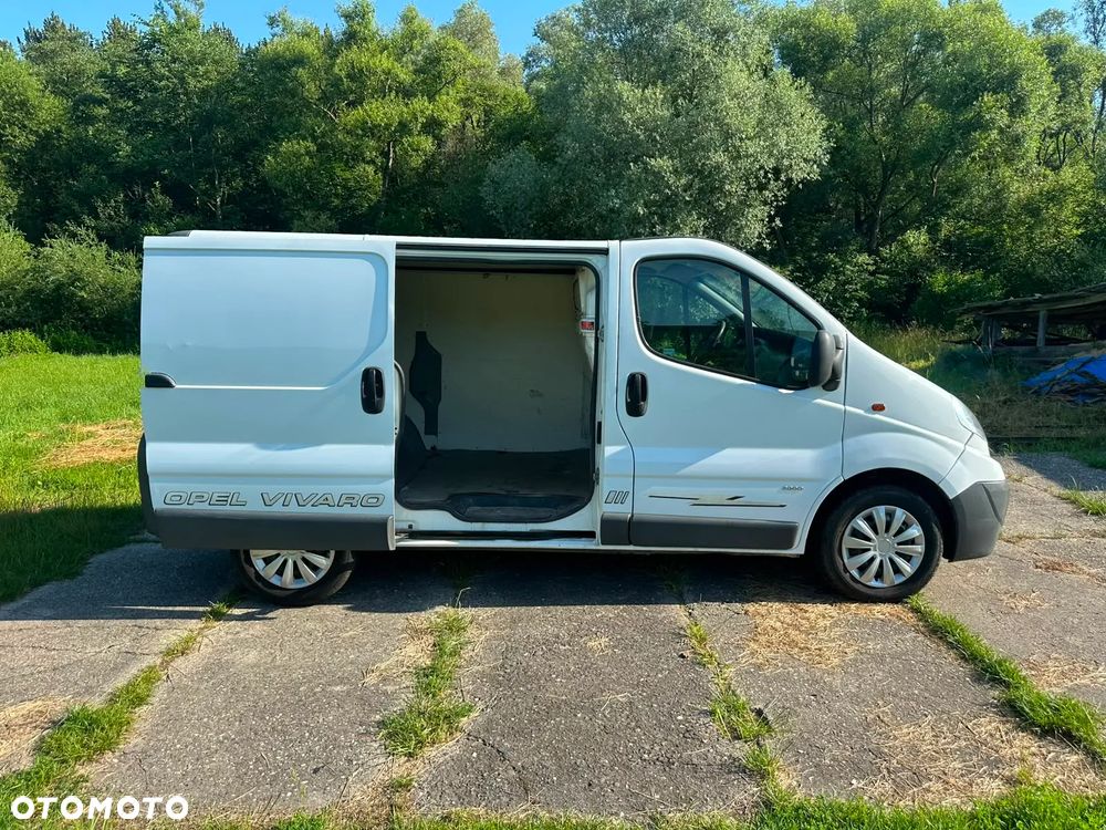 Opel Vivaro 2.5 diesel 145kM 2008 rok, automat, HAK, orginalny przebieg! BEZWYPADKOWY - 10