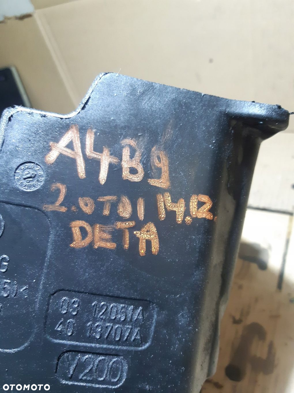AUDI A4 B9 2.0 TDI WYGŁUSZENIE OSŁONA MISKI OLEJOWEJ 04L103660G - 9