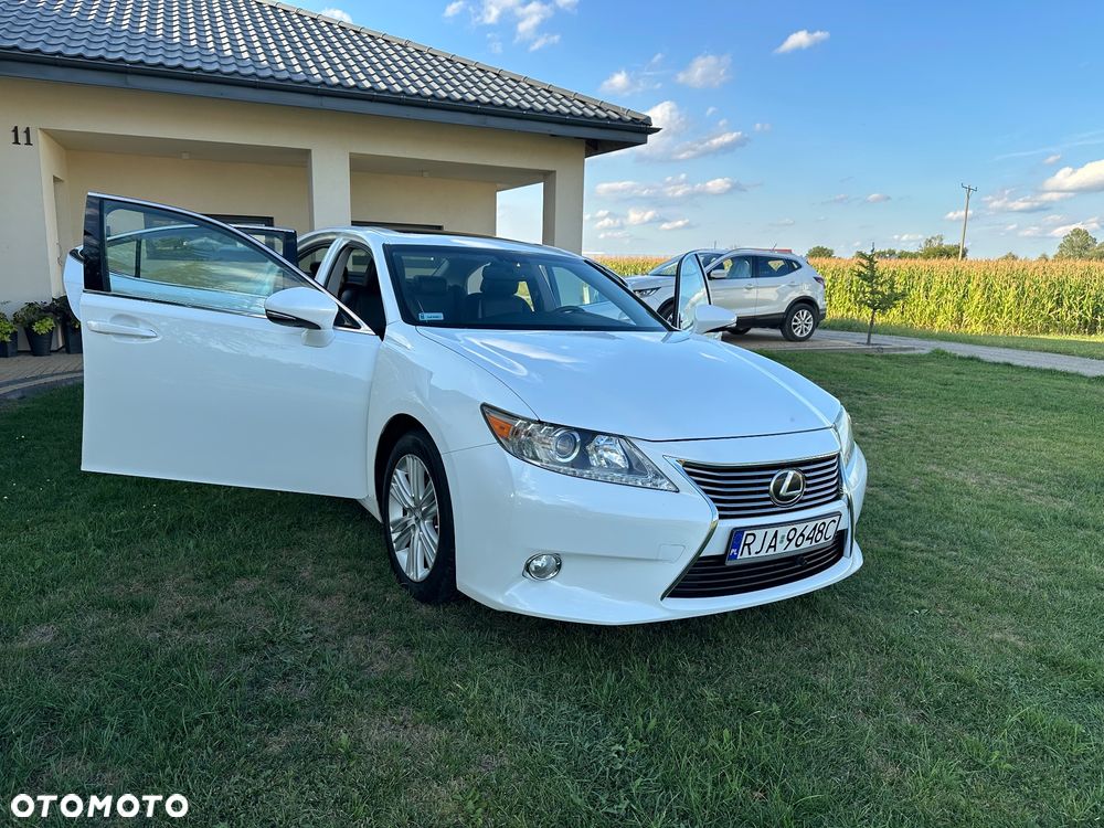 Lexus ES - 3