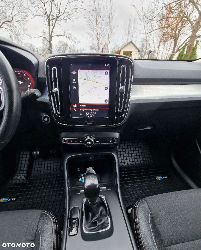 Volvo XC 40 T3 Momentum - 28