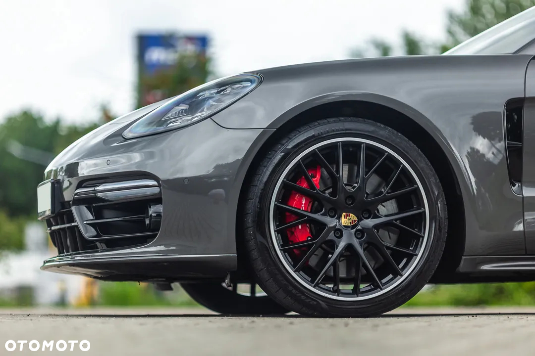 Porsche Panamera Turbo - 11