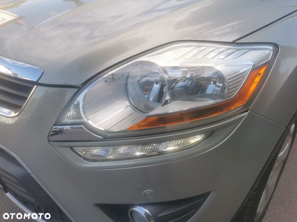 Ford Kuga 2.0 TDCi 4x4 Titanium - 29