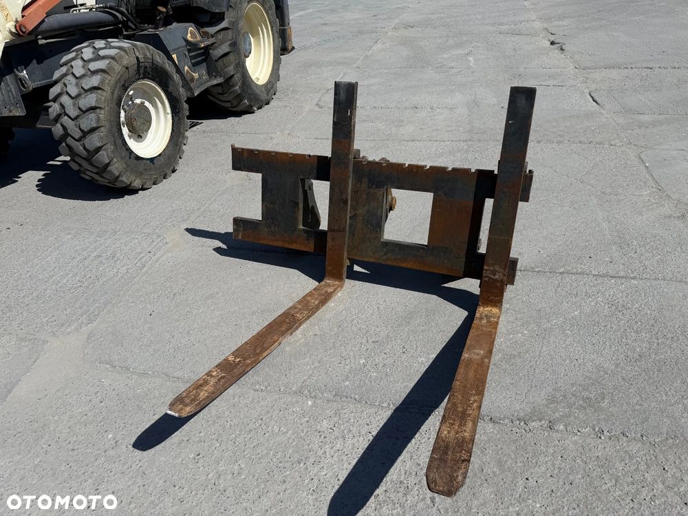 Terex 860 / 2012 / Uchylna Przednia Łyżka / Szybkozłącza - 11