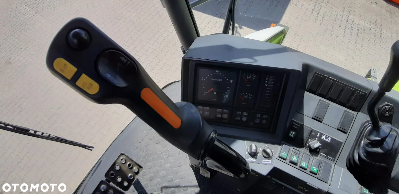Claas Medion 330 - 22