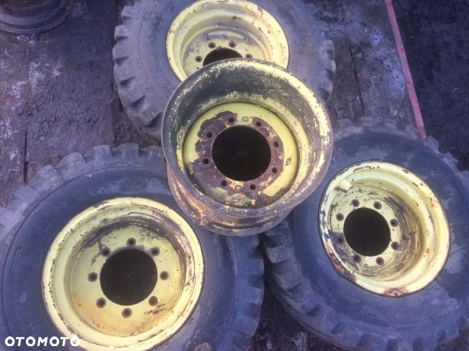 Koła Do Ładowarki John Deere 4400 - 13x20 , 20 cali  opony 16/70-20 , - 1