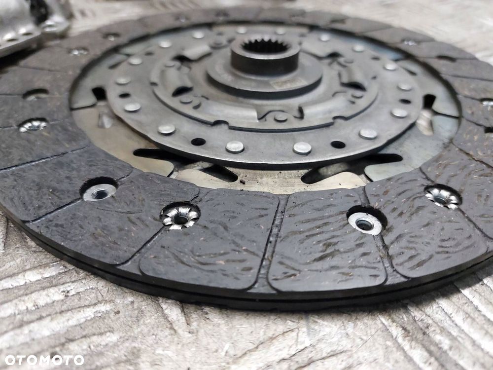 KOŁO DWUMASOWE + TARCZA DOCISK ŁOŻYSKO OPOROWE VOLVO V40 II 1.6 D 415053710 - 4