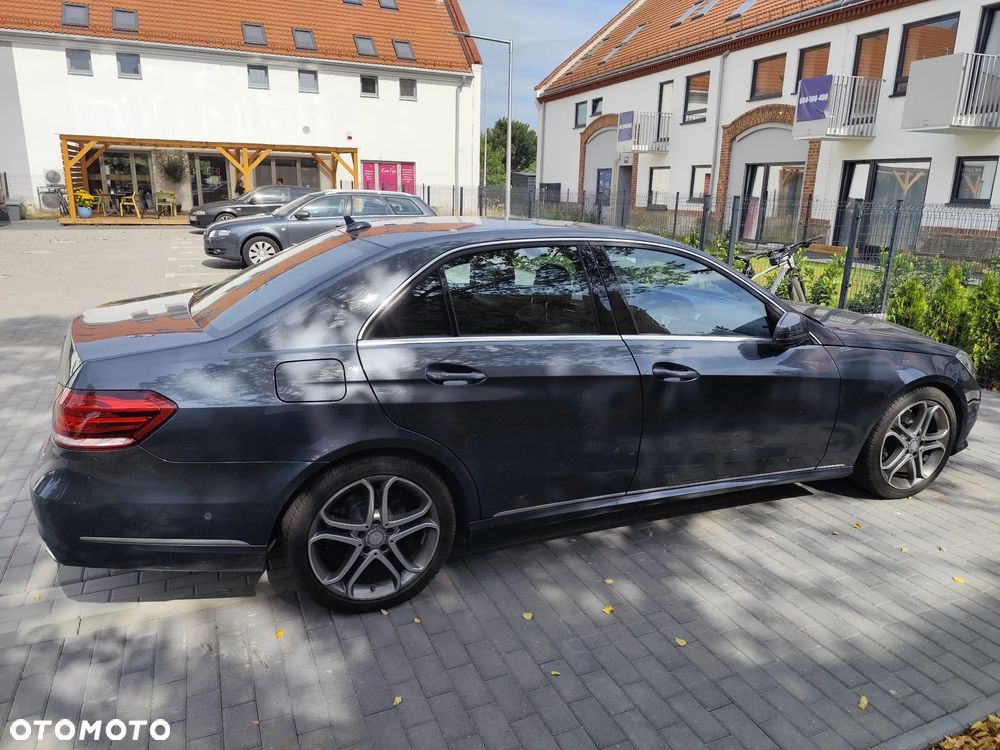 Mercedes-Benz Klasa E 200 CGI BlueEFFICIENCY Automatik Avantgarde - 4