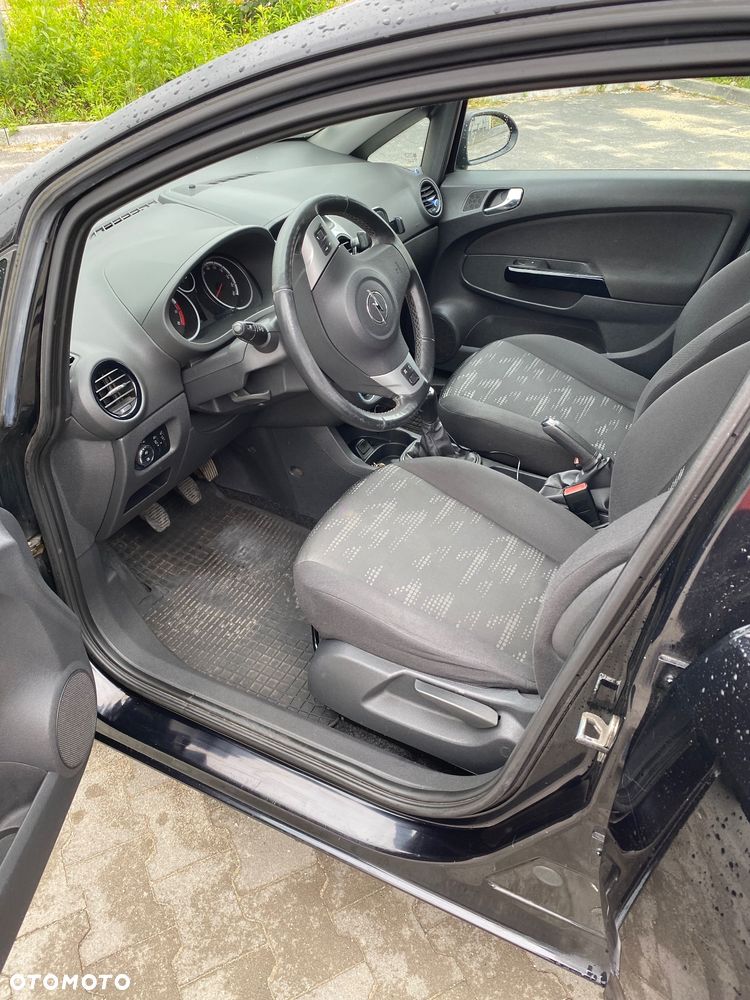 Opel Corsa 1.4 16V Satellite - 9